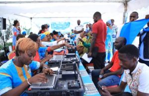 FRAUDE PENDANT LES OPÉRATIONS ÉLECTORALES : Bourrage d’urnes et rachat des bulletins de vote par une élite compradore (Acte 3)