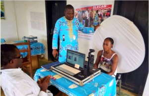 FRAUDES POST-ÉLECTORALES : Lors du dépouillement des bulletins de vote, des représentants de certains partis politiques et/ou candidats sont souvent expulsés des bureaux de vote, par le président ou un membre de la commission locale de vote.